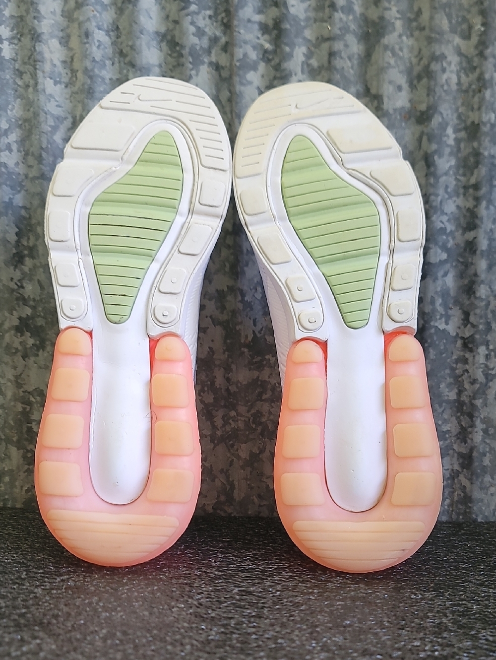 Pink Nike Air Max 270 "White Honeydew/Pink Foam/Coral" Wmns 7.5 Great Condition - Picture 10 of 14